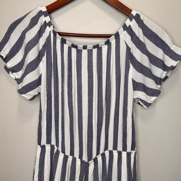 Everly Striped Blue & White Off the Shoulder Rayon Dress Size Medium - Picture 6 of 10
